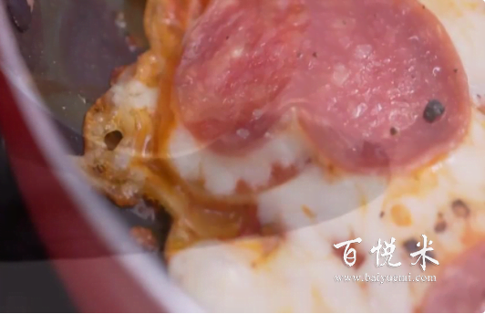 教你在家做披薩—薯仔Pizza，用平底鍋和一些簡單原料就可以做